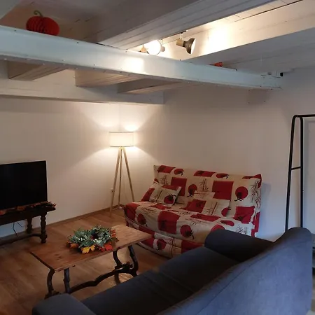 Au Petit Hameau - Votre Nature Et Paisible Pres Du Gouffre De Holiday home